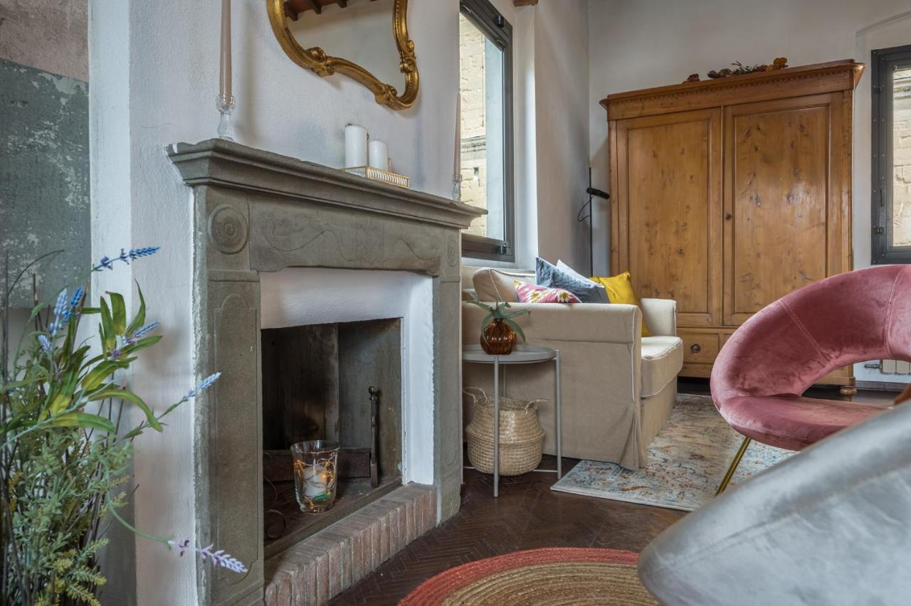 Via Lamberti, 3 - Florence Charming Apartments - Charming And Historic 5Th-Floor Attic Apartment With Elevator In A Building At The Heart Of Vibrant Florence, Just A 2-Minute Walk From All Attractions מראה חיצוני תמונה
