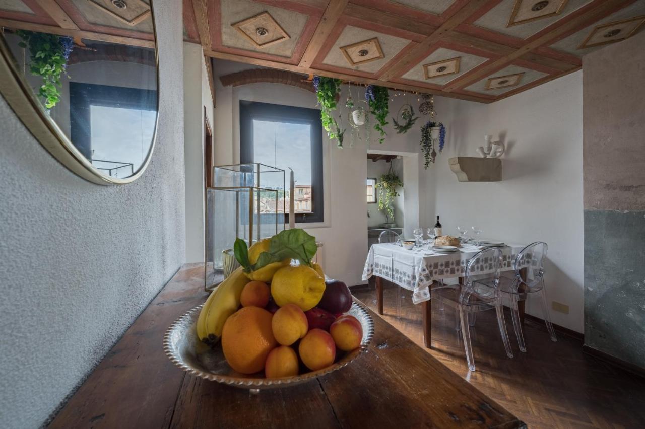 Via Lamberti, 3 - Florence Charming Apartments - Charming And Historic 5Th-Floor Attic Apartment With Elevator In A Building At The Heart Of Vibrant Florence, Just A 2-Minute Walk From All Attractions מראה חיצוני תמונה