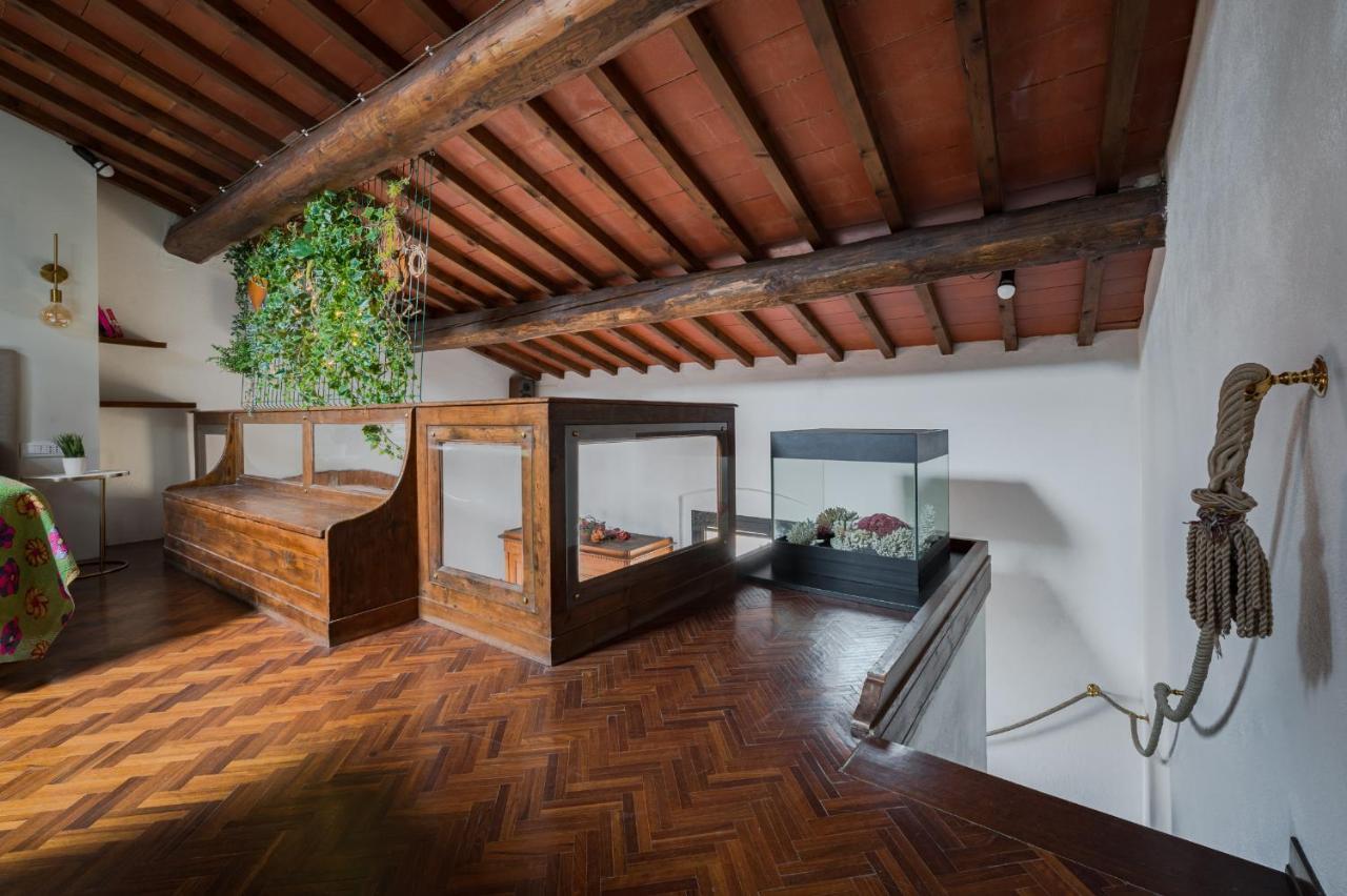 Via Lamberti, 3 - Florence Charming Apartments - Charming And Historic 5Th-Floor Attic Apartment With Elevator In A Building At The Heart Of Vibrant Florence, Just A 2-Minute Walk From All Attractions מראה חיצוני תמונה